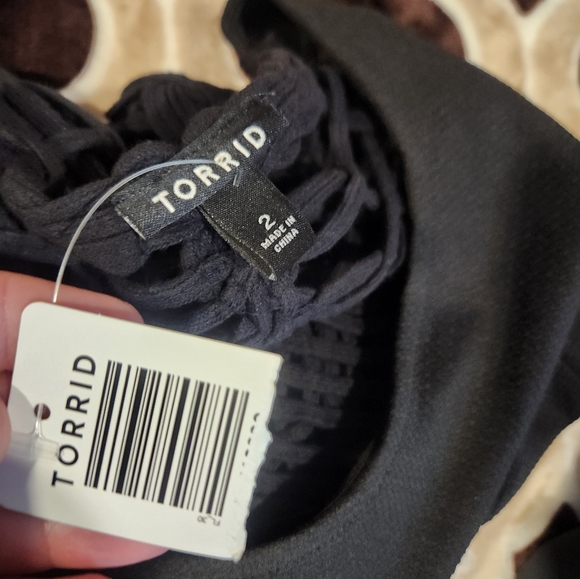 Torrid Black Dress Tank Size 2 NWT - Picture 2 of 3